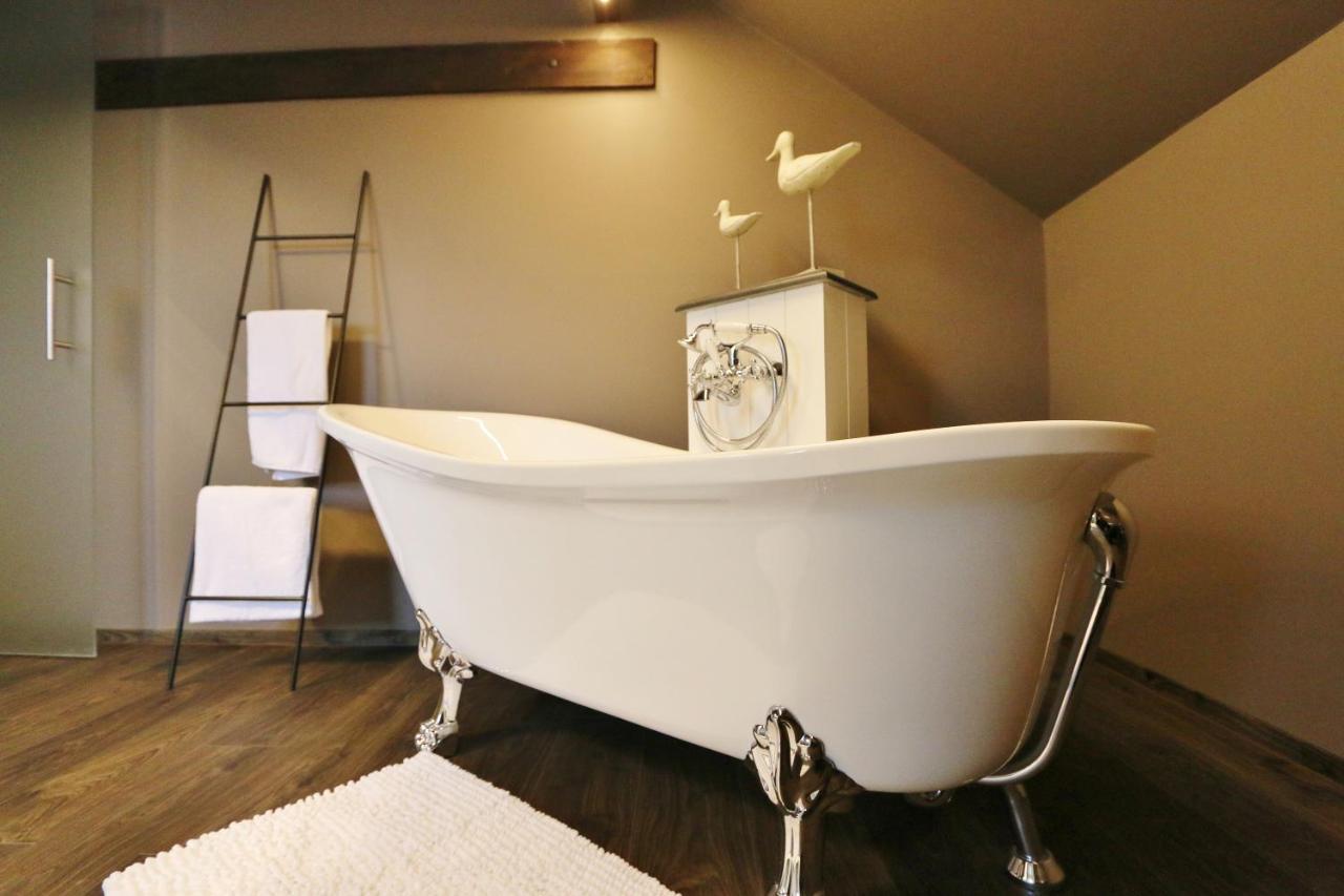 Amadis Bed & Breakfast Kesselt Bagian luar foto